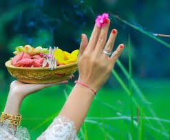 Tridatu Bracelet Meaning in Bali: The Red, White, & Black Thread Explained